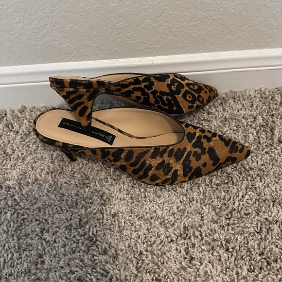 Steve Madded low heels, new without tag, size 6 - Picture 2 of 3